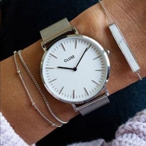 Cluse women's watch. Silver mesh. 33 mm